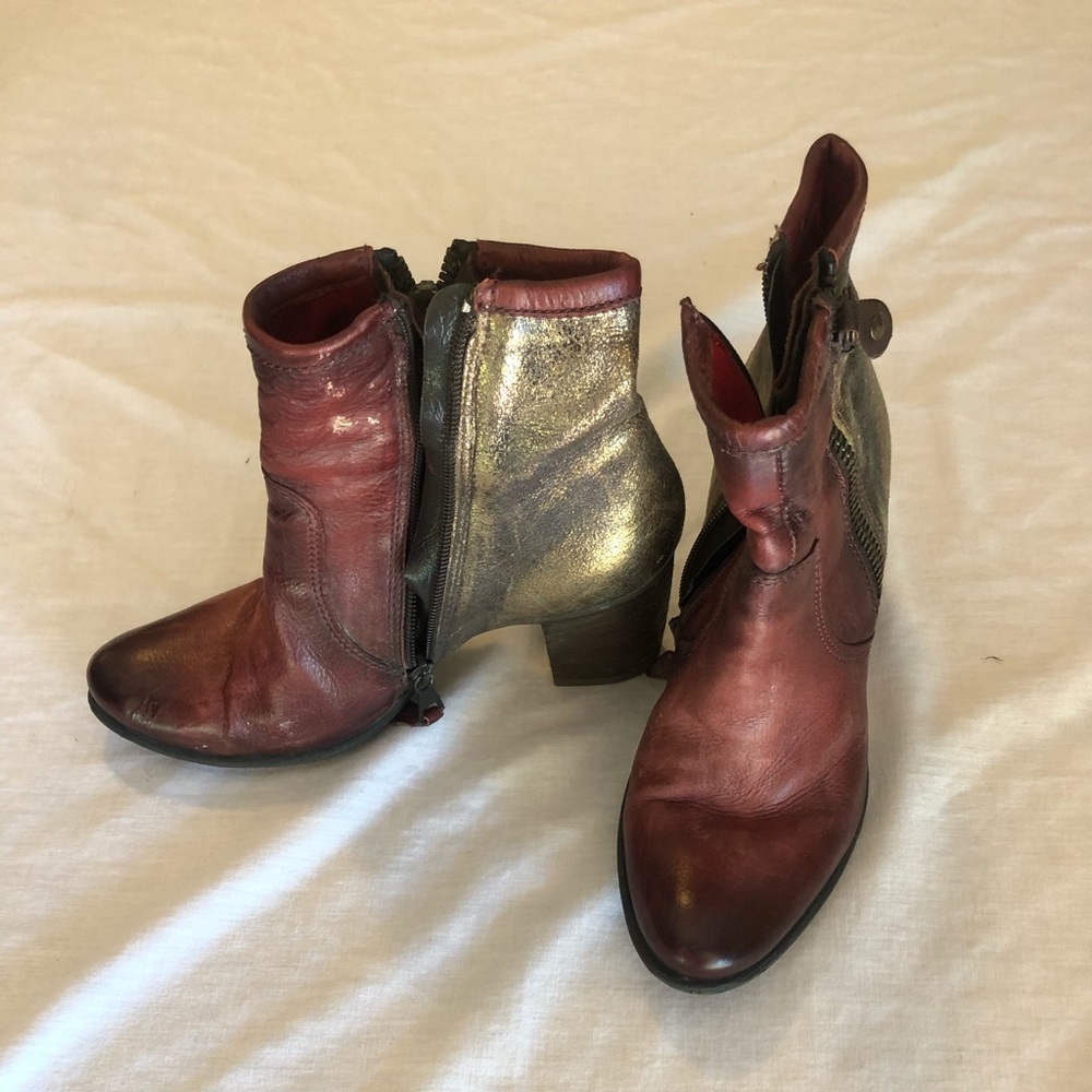 MJUS burgundy and gold ankle boots